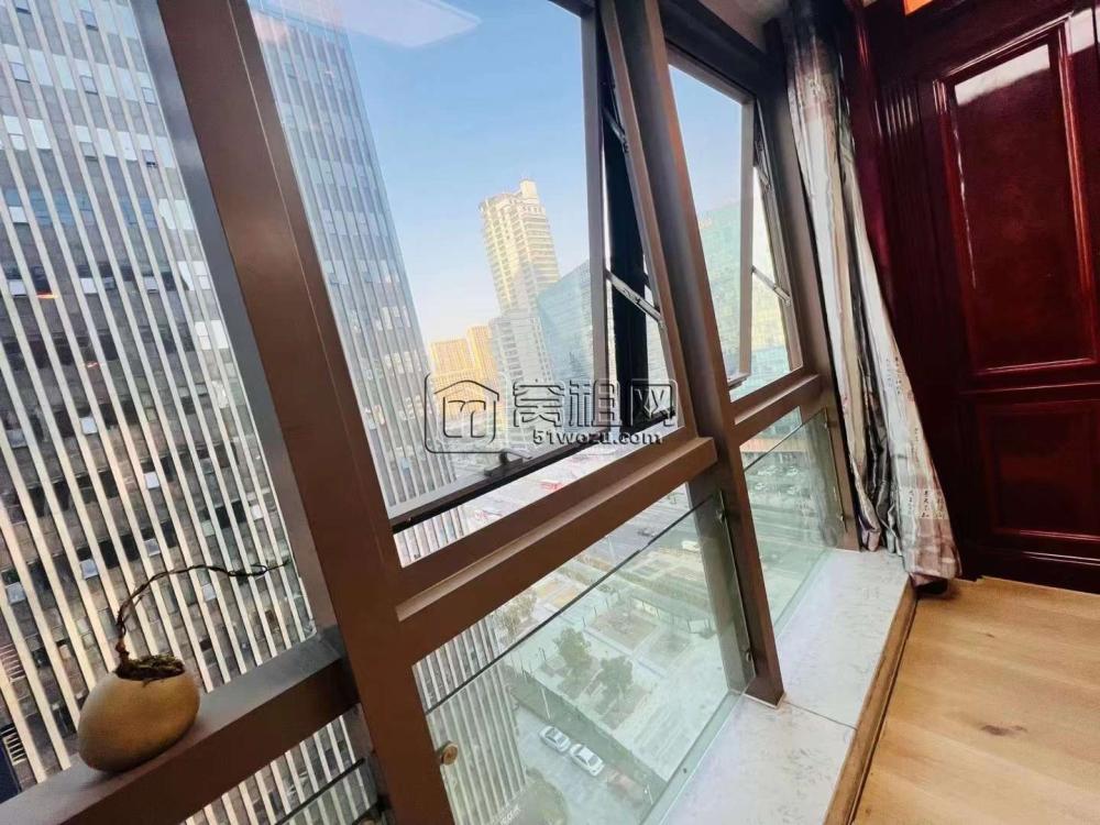 出租宁波商会B座65平，2500月租，全落地玻璃窗，有热水，24小时空调(图2)