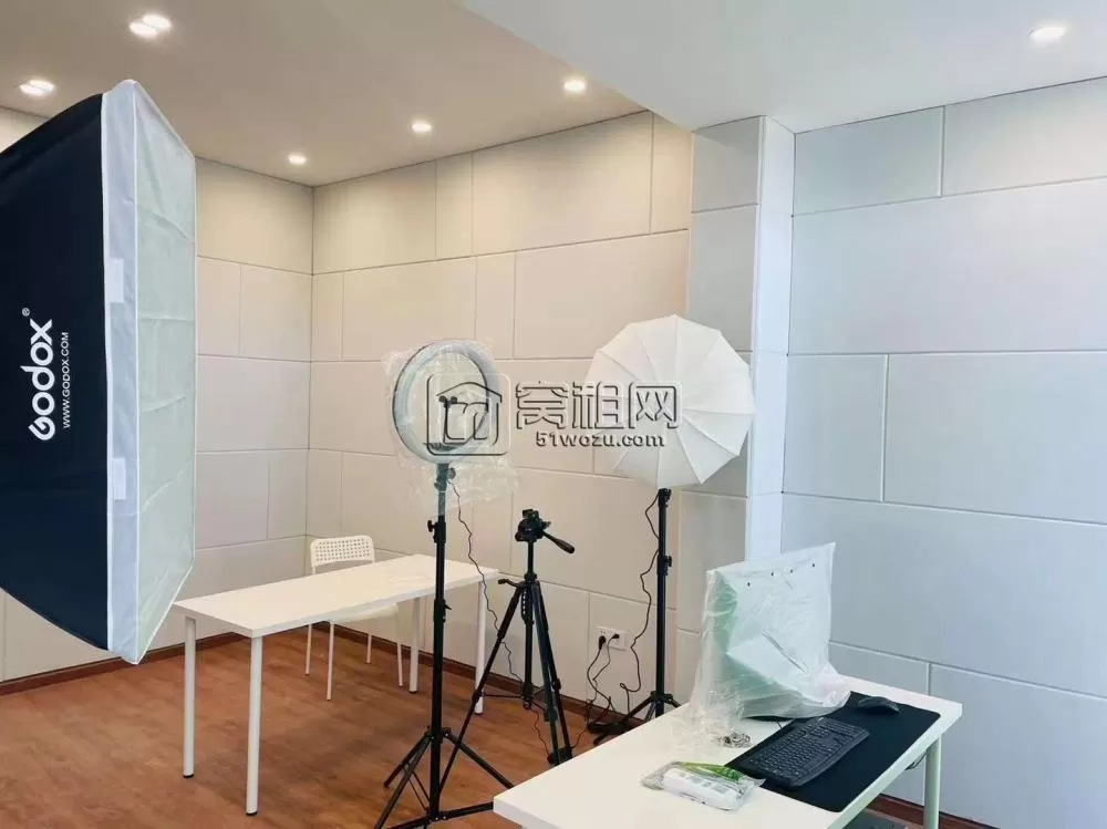 江北红塘湾招租中：精装修  1.0元/平   公寓、停车场配套 公寓配套 空间宽敞