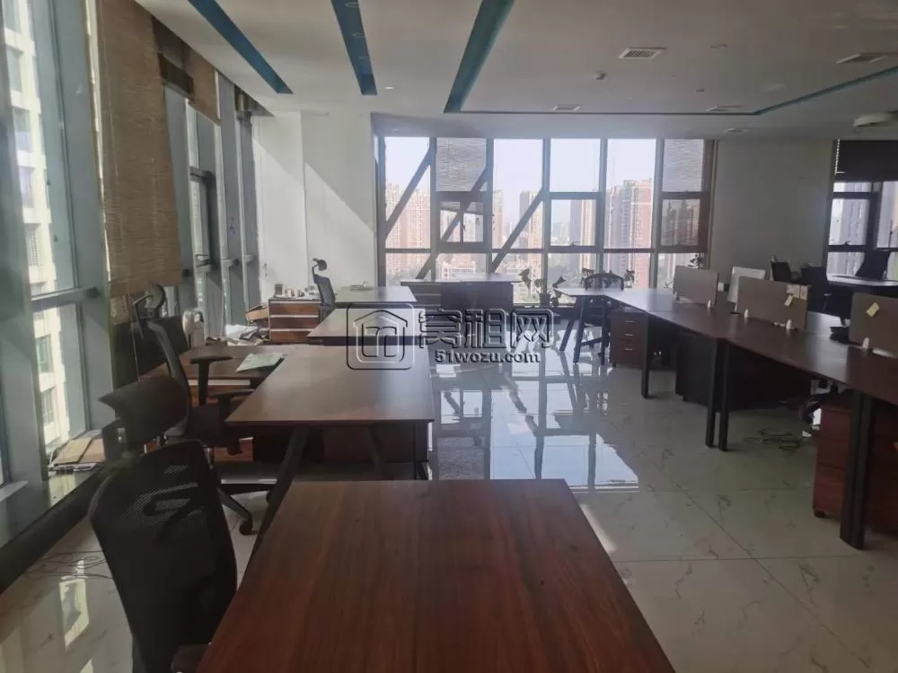 欧洲华商大厦202平方带全套办公家具，欧式装修的厨房！装修设计外贸公司首选