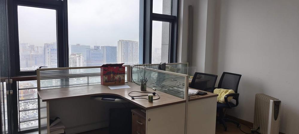 滨江一期84平办公室出租，带2个隔间形象墙，落地玻璃高层视线(图4)