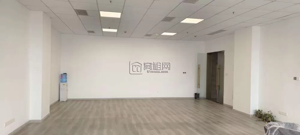出租滨江二期103平，朝南特价房，七中对面