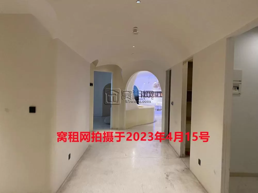 天一豪景B座原美容装修出租面积1600平米