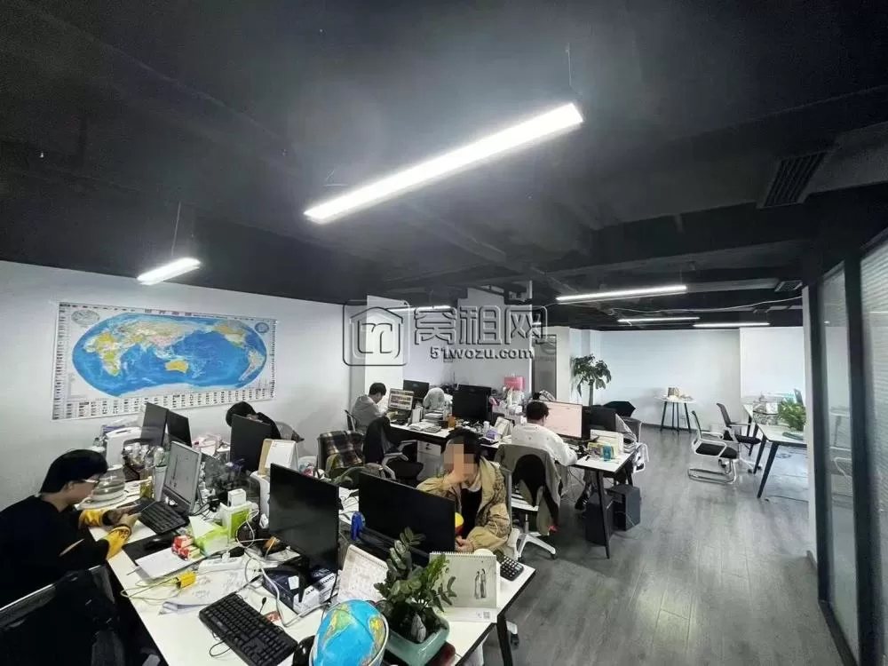 中远物流大厦182平单价1.5全面看江面，带3个隔间 9月初到期