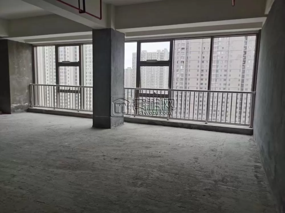 东部新城乐橙荟(宜家对面)268平米可分租110平，157平