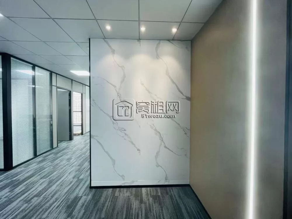 市中心 三江口宁波银亿东岸 全新装修 128平 带家具出租