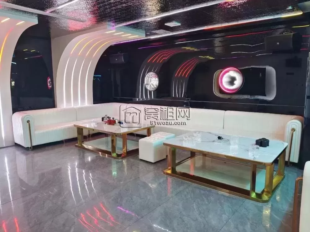 高新区会所➕办公，送阳台，2包厢➕KTV，空中花园，650平，年租金52万/年