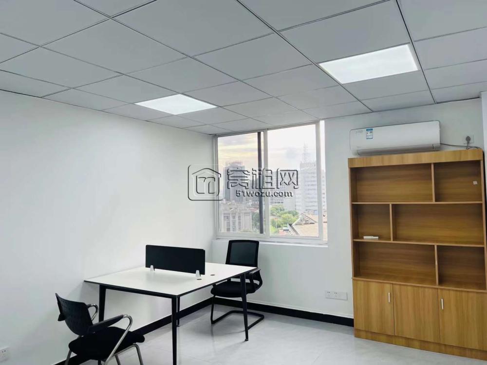 新景江大厦 新出来一套小面积  家具齐全  独立空调 可注册