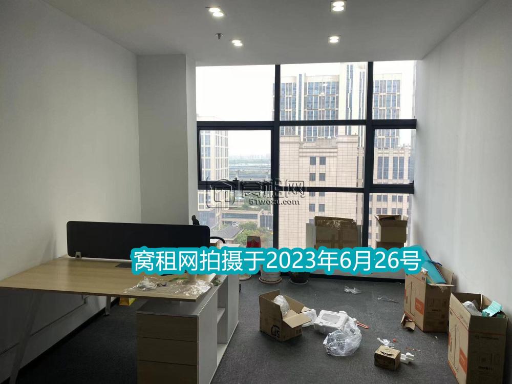 江北宁波数据中心对面恒凯大厦10楼办公室136平米出租