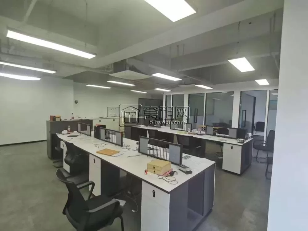 南部商务区泰康大厦175平米带家具带水源房子出租