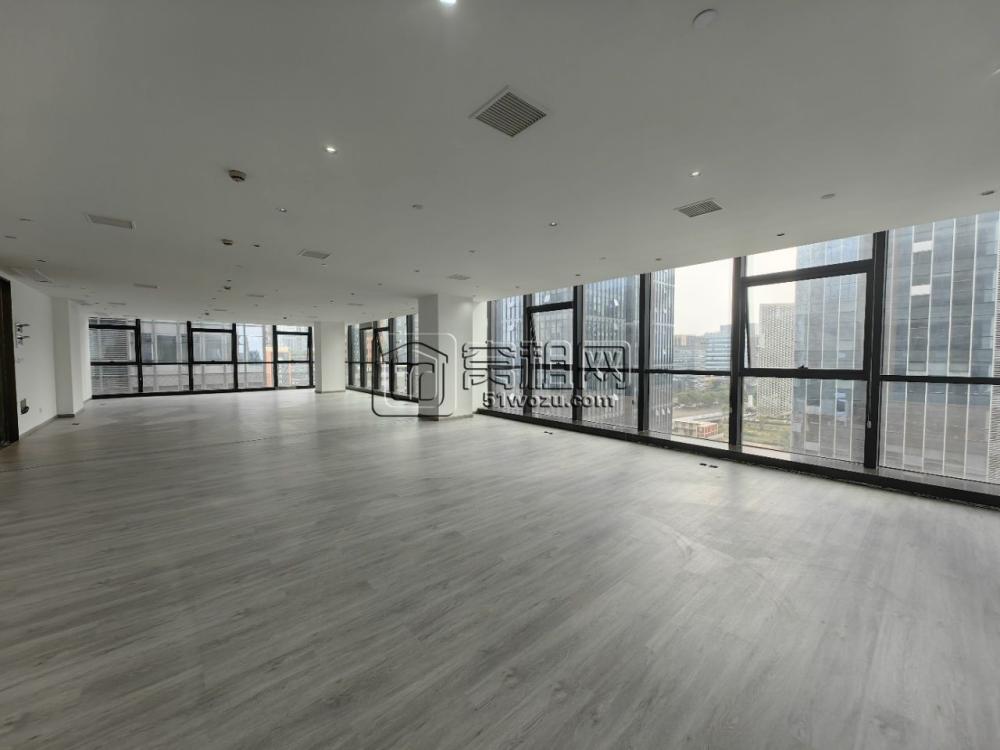 南部商务区三期龙腾大厦411平电梯口办公室东南朝向，落地玻璃全景采光(图5)