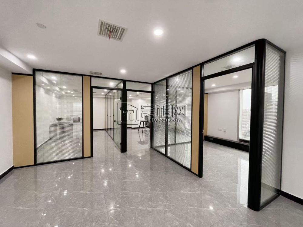 海曙•中银大厦320平米精装修办公室出租3个格局