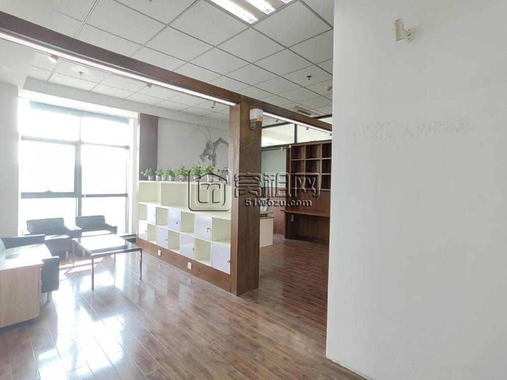 宁波高新区三方大厦直租96平米带隔间、形象墙、家具出租