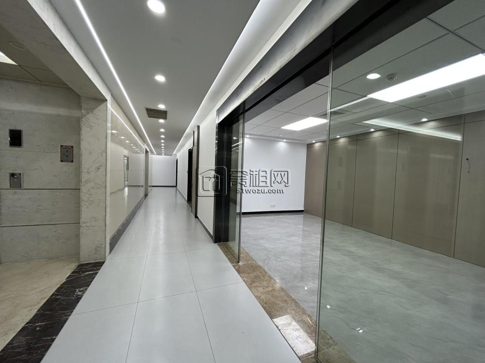 宁波商会大厦480平方全新装修，电梯口位置，东南朝向，带水源6个隔间(图3)