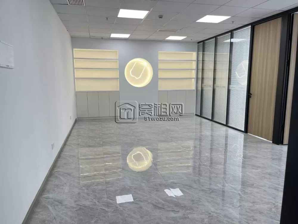 万里学院旁地铁口亚洲之窗136平朝南可解上下水可带家具6500每月