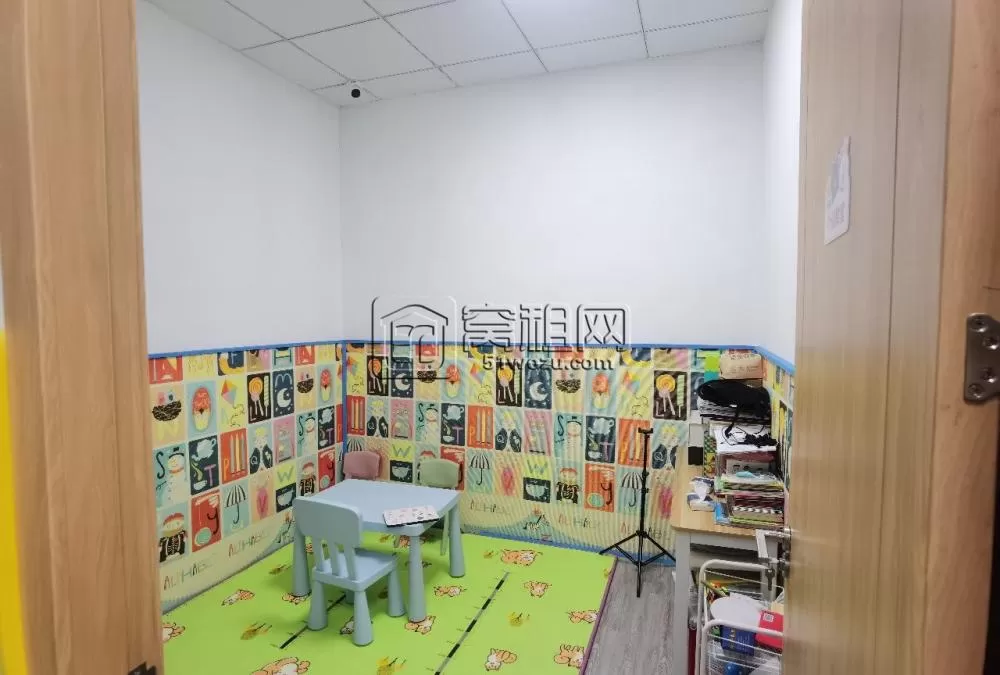 萌恒大厦329平朝南，可做教育培训工作室使用