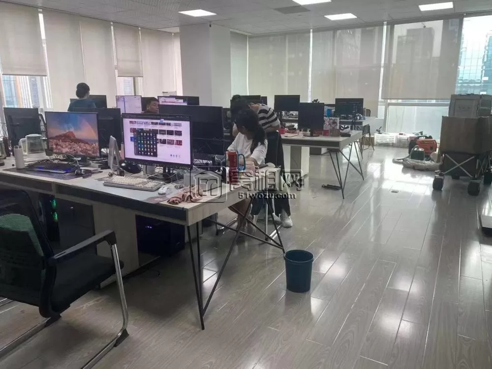 南部商务区地铁口罗蒙大厦365平 西南 1.55块含税