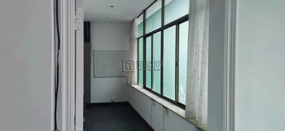宁波浦发银行隔壁江厦银座6楼办公室出租