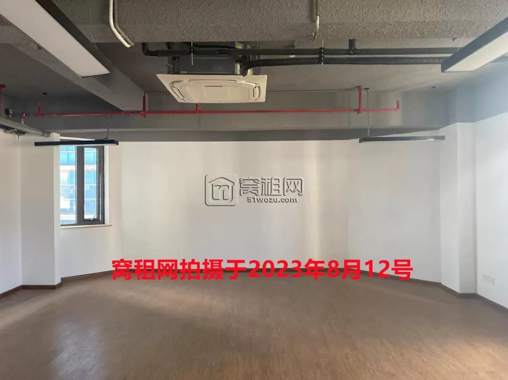 鄞州区李惠利医院对面写字楼出租面积92平米