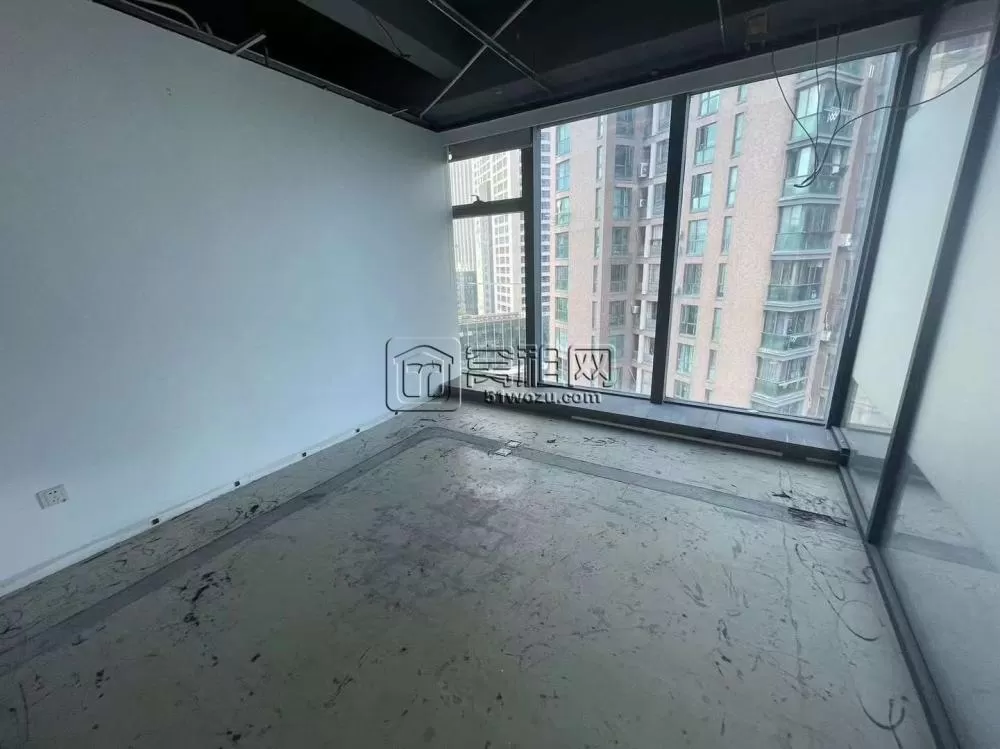 鄞州万达旁，汇亚国际大厦，房产证得房率137.1平 ，双面落地窗，室内2隔间