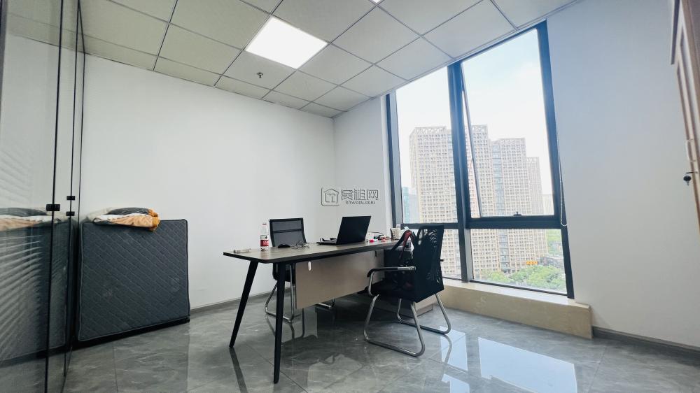 高新区轿辰大厦65平办公室2800元一个月带办公家具独立空调