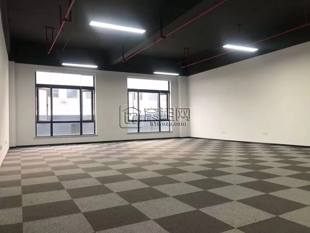江北洪塘写字楼110方出租，办公环境好，配套齐全