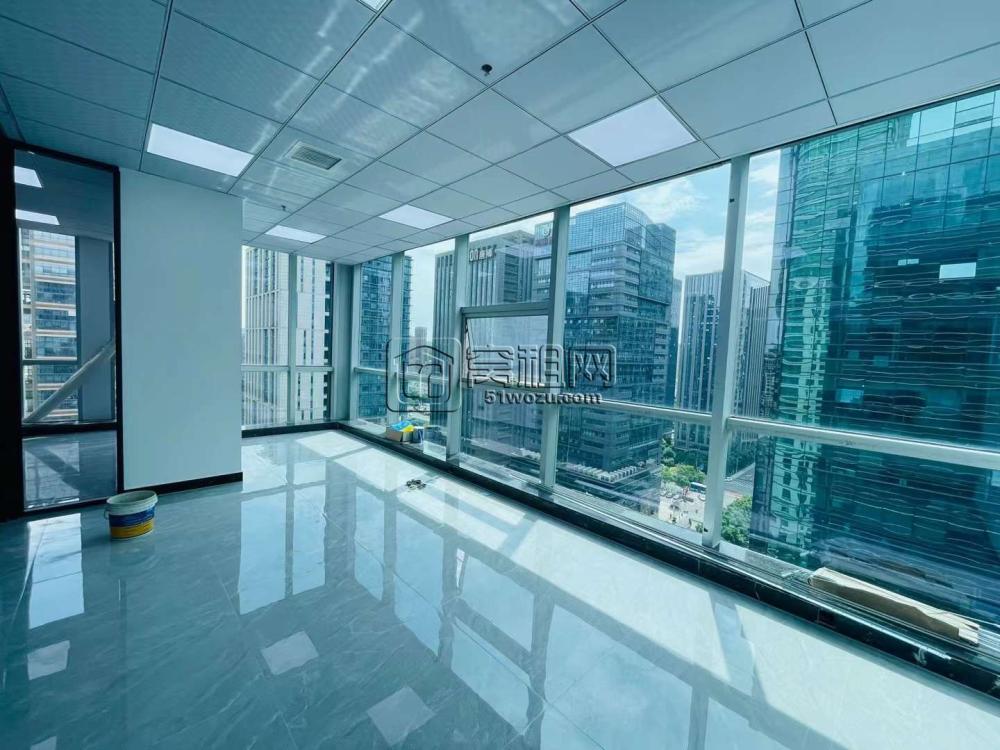 侨商大厦260平出租 东南仙位，4个玻璃隔间