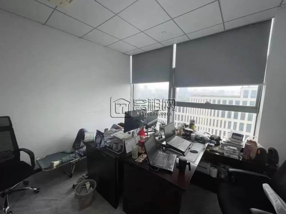 银泰大厦 378平 东北朝向看公园形象墙➕3隔间➕开放式洽谈室