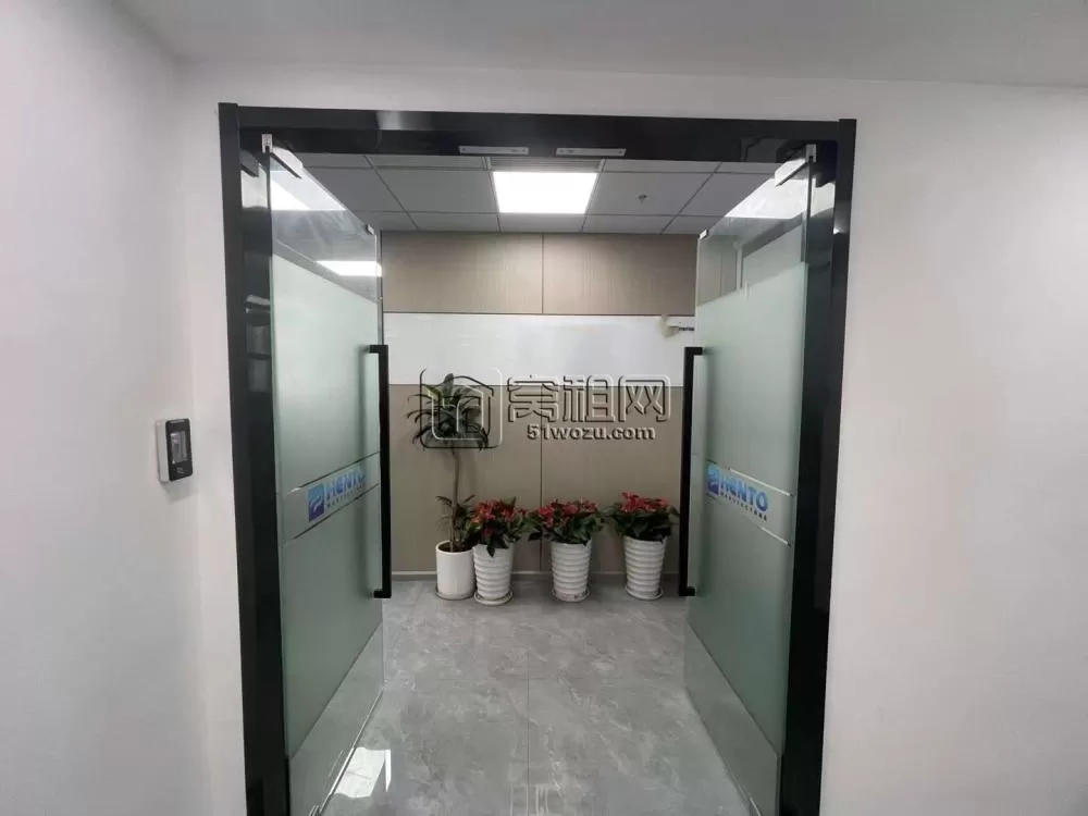 鸿安大厦170平写字楼 8300/月  东北朝向 次顶楼出租