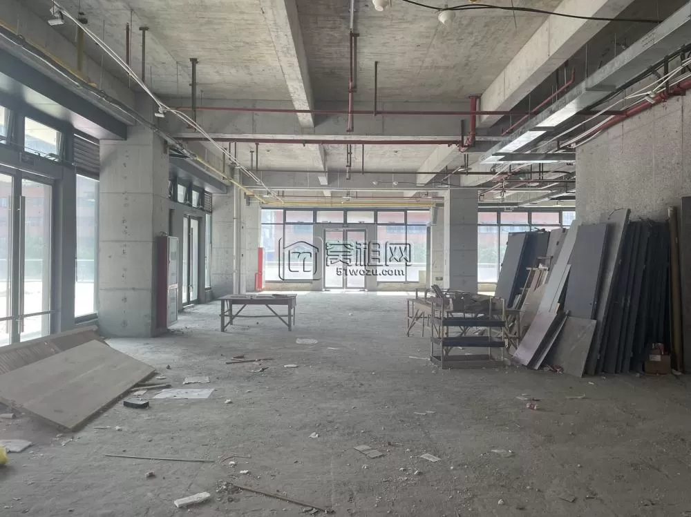 鄞州区蝶缘路与泰康中路禾元大厦面积930.42平，可分割整租