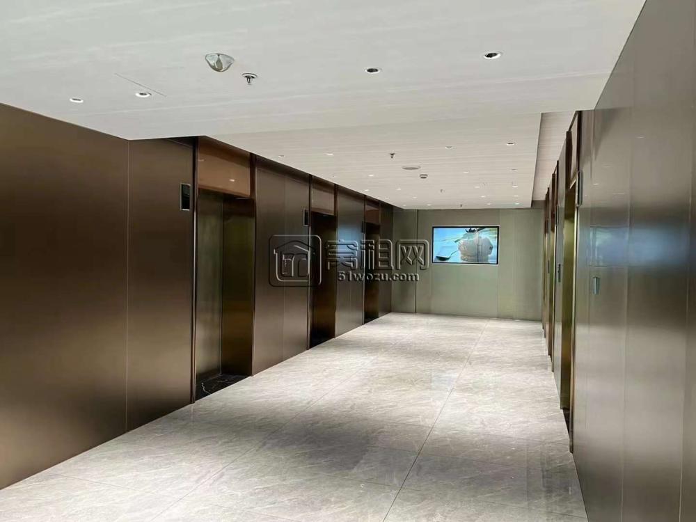 海曙区核心地段 汇金大厦 电梯口 650平 全新精装修 带全套办公家具