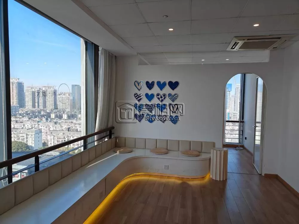 滨江一期美睫美甲工作室装修110平米出租