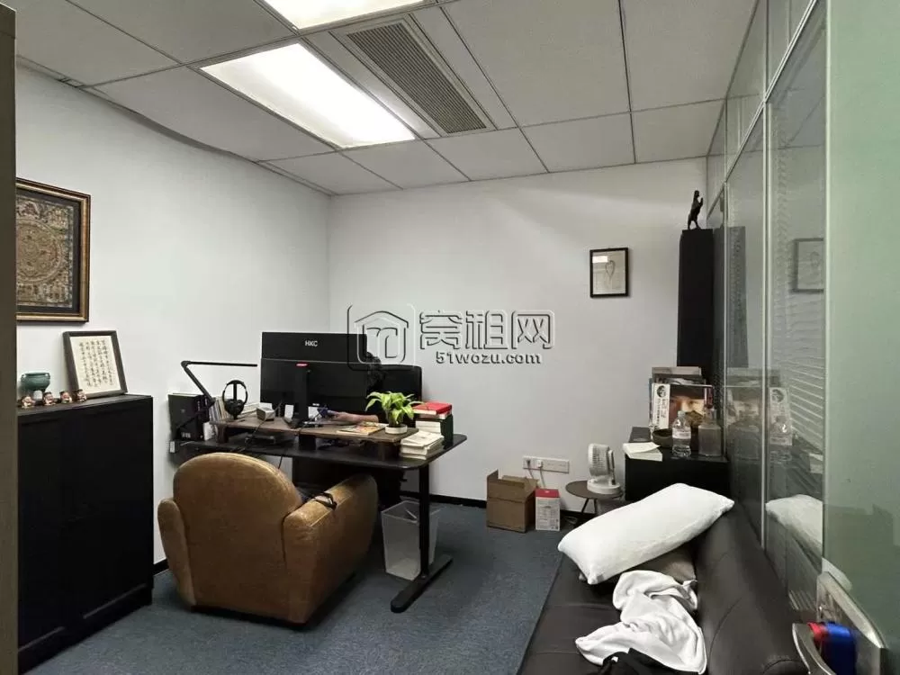 南部商务区迪趣大厦朝南小窗户126平 转租价格优惠 工作日看房