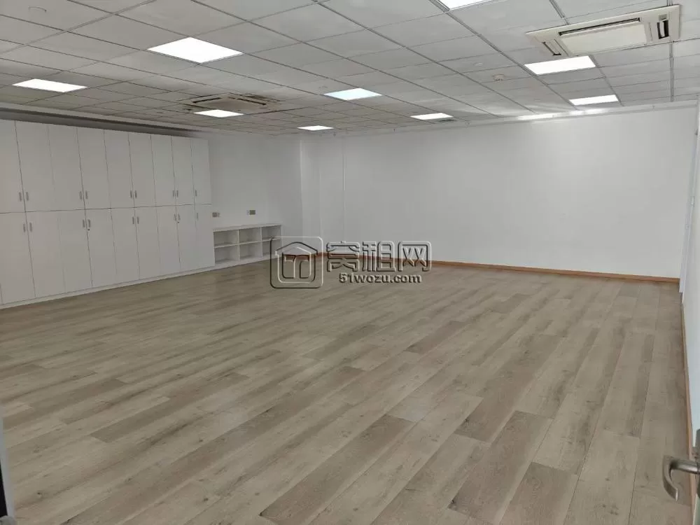 鄞州区滨江一期 ​朝南335平方米出租