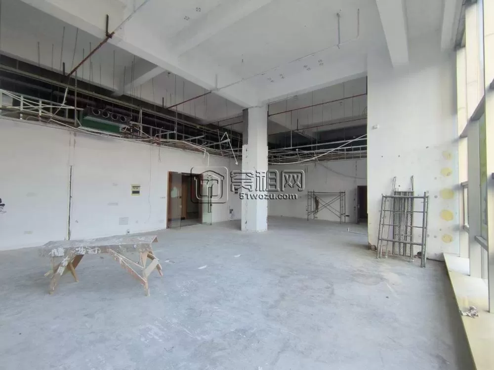 东部新城新府银座3号楼可以接煤气管道  可以做会所 办公 健身房等等业态 面积205平米