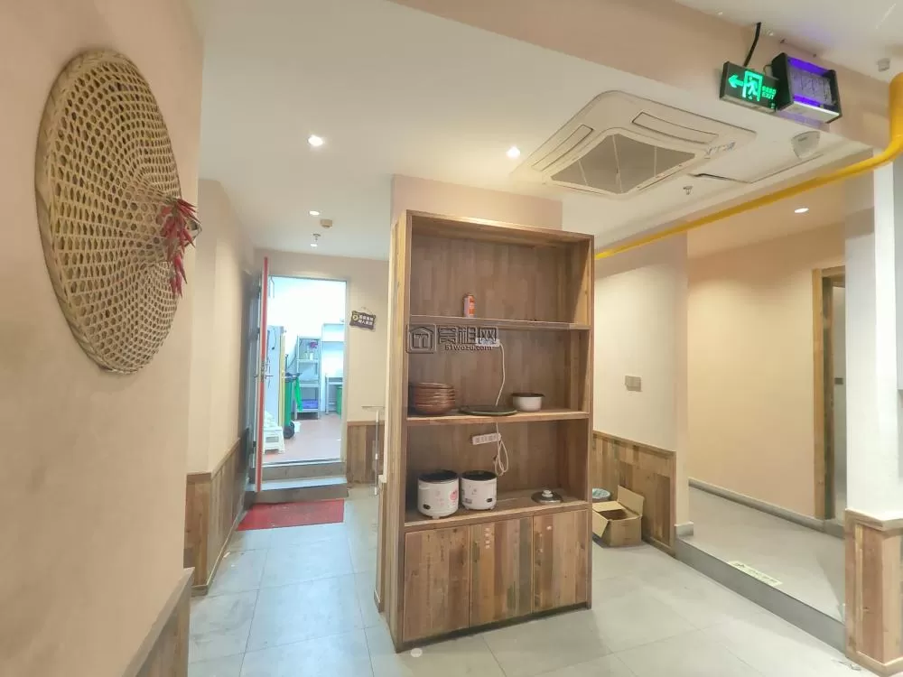 长丰聚亿广场1楼店铺出租339平餐饮装修，燃气空调都在