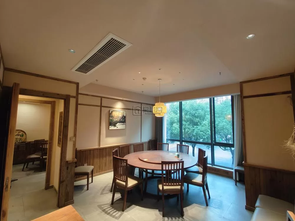 长丰聚亿广场1楼店铺出租339平餐饮装修，燃气空调都在