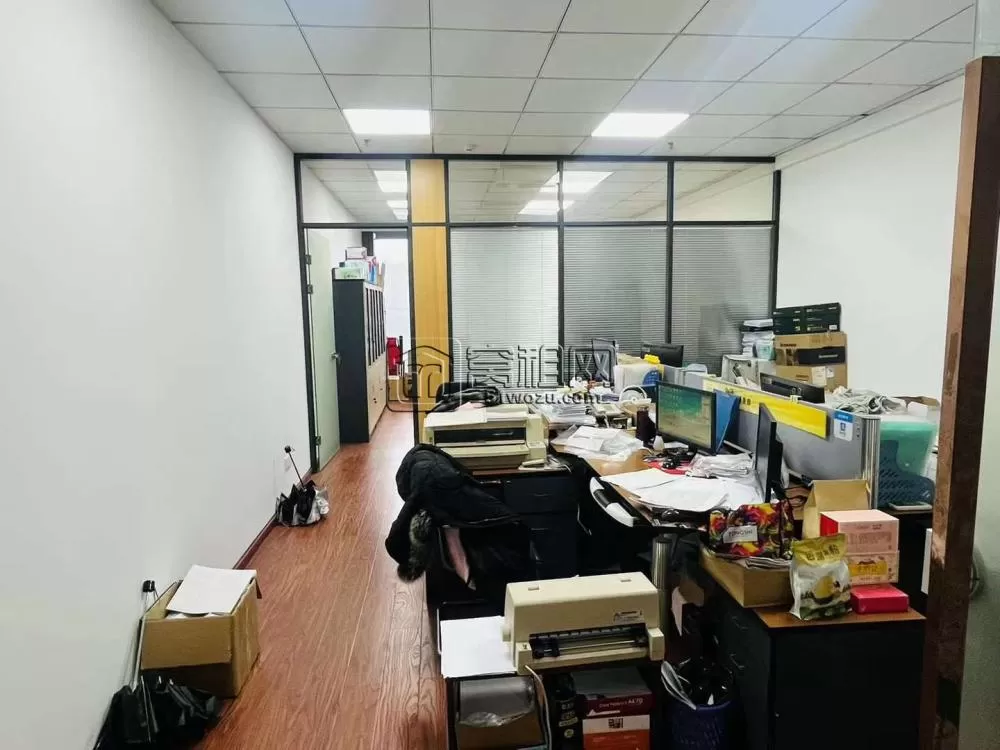 恒业新出朝南75平带隔间