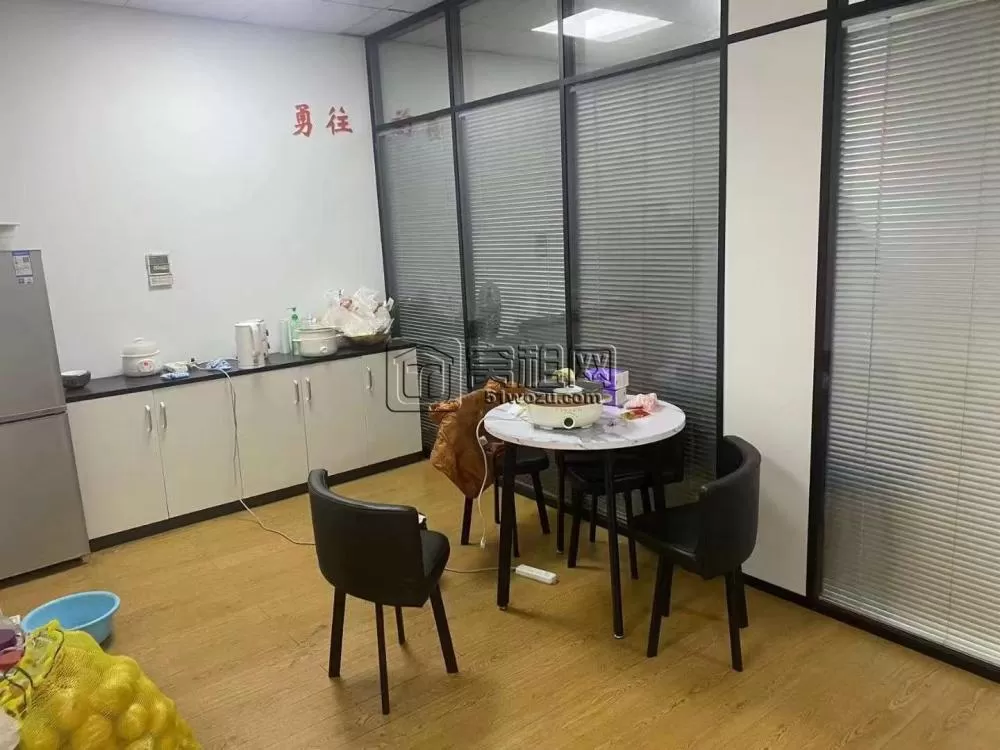 南部商务区宁波中基大厦133平，2个隔间，7000元/月，看房提前联系