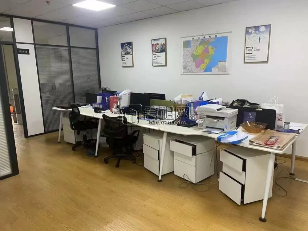 南部商务区宁波中基大厦133平，2个隔间，7000元/月，看房提前联系