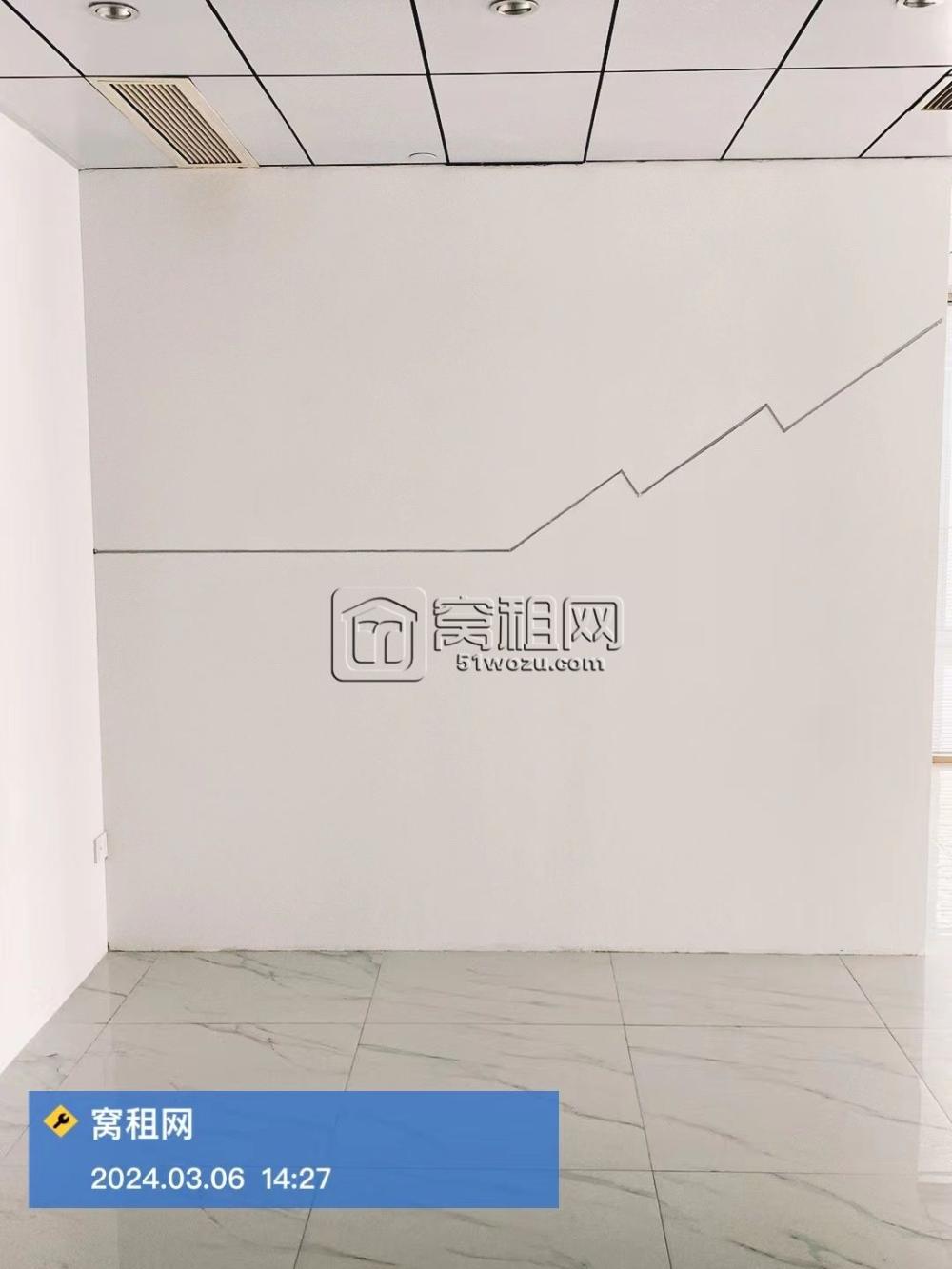 东部新城宁兴国贸云顶写字楼245平米精装修办公室有隔间出租(图2)