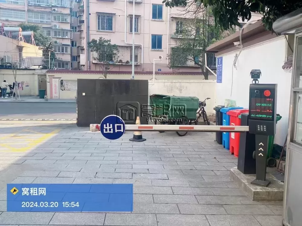 海曙区蓝天路凯悦大厦停车收费