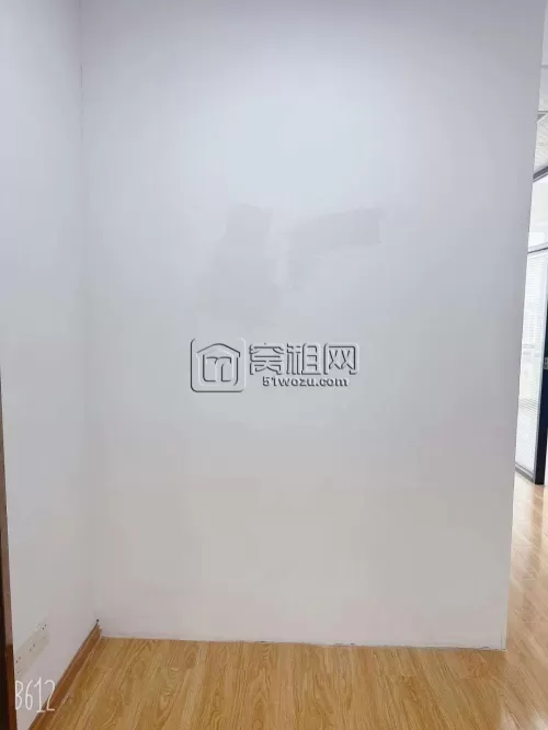 江北地铁口宁波企协大厦98平方写字楼，带两个隔间，工作日看房