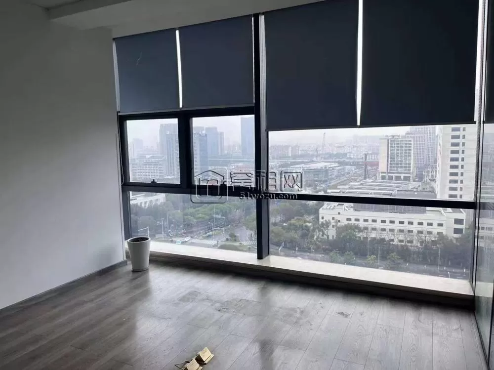 宁波壹都文化广场251平米东南朝向，24小时独立空调，独立水源， 5+1户型。南面靠河边