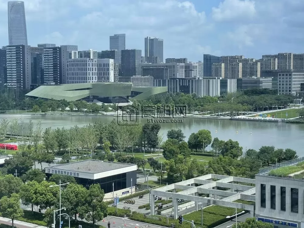 银泰大厦158平精装修特价出租