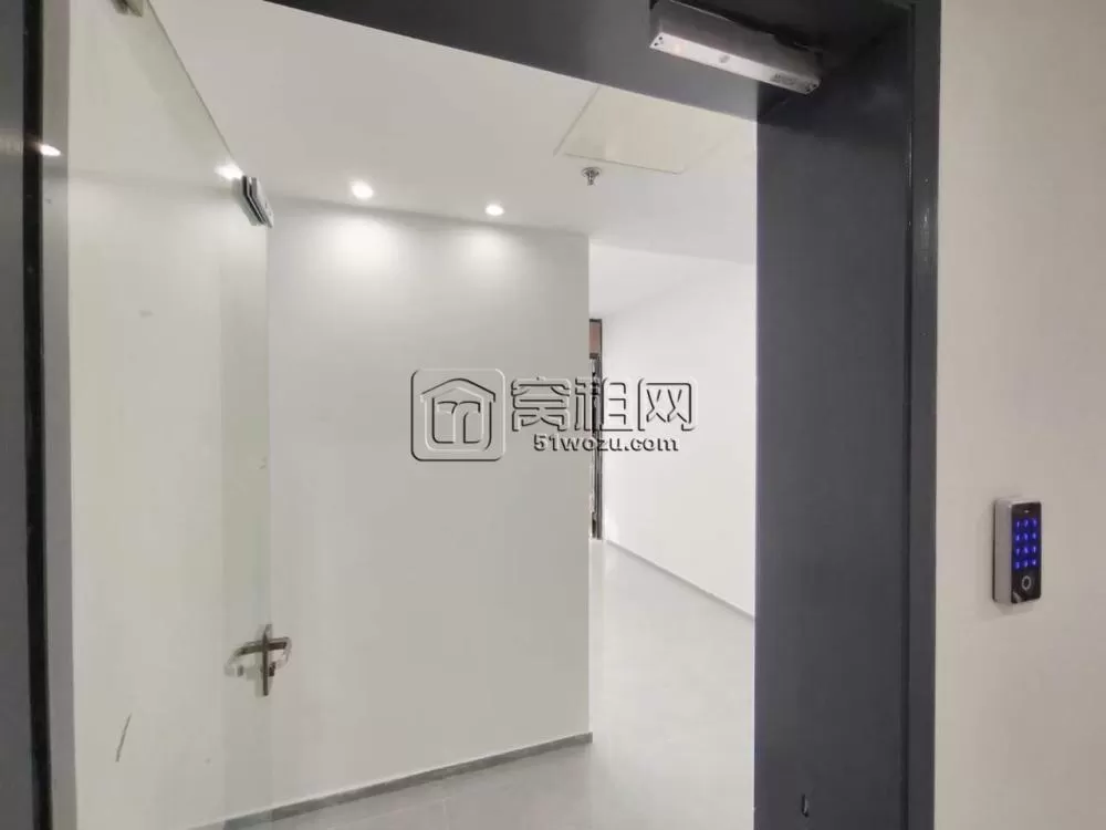 高新区地铁口 ​科贸中心48平 ​月租金2300 ​欢迎咨询