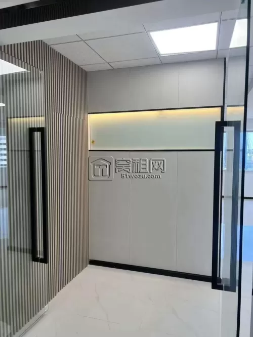百丈路与彩虹南路交汇处 彩虹大厦120平 双面采光 隔间二个   空调24小时独立控制