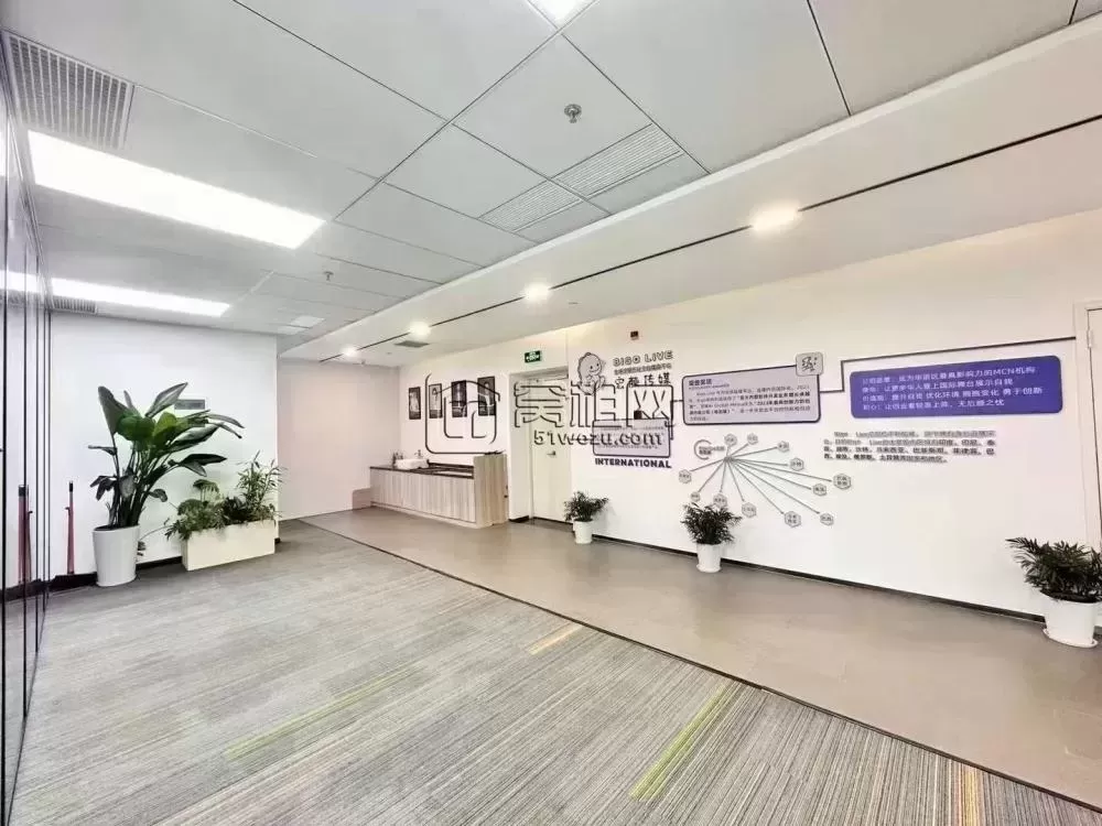 宁波龙腾大厦670平，电梯口，精装修，带上下水，超多隔间，南半层超高利用率
