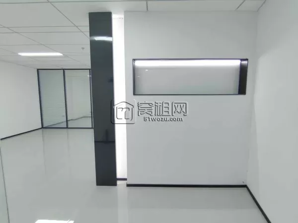 4号线长兴路万科云谷155平3隔间/东北朝向