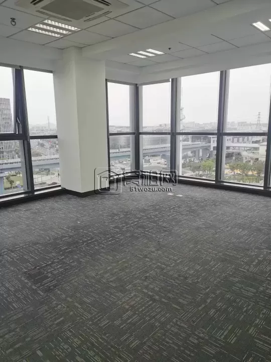 江北长兴路地铁口盛悦大厦203平精装两隔间带家具，落地窗双面采光
