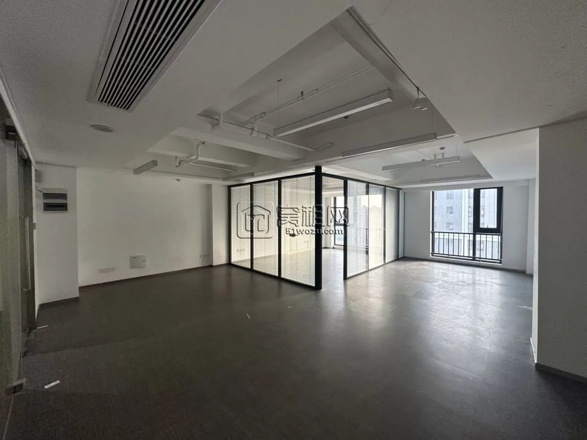 地铁1号线、5号线海宴北路A出口直达金融硅谷辅楼 10号楼95.04m²写字楼出租